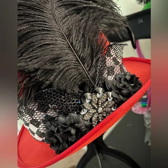 Harley Quinn Steampunk Cosplay hat by The Mad Hattress - Picture 2 of 3